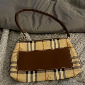 Authentic Burberry pochette